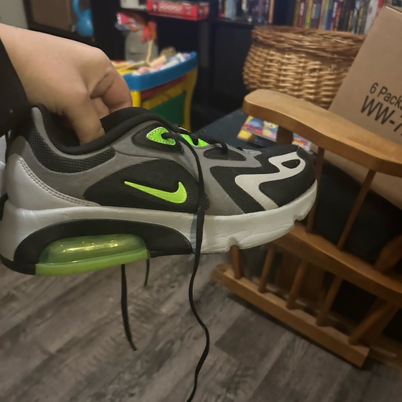 Nike - Picture 2 of 2